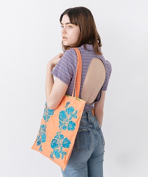 Casselini（キャセリーニ）の「Casselini(キャセリーニ)エンブロイダリートート（トートバッグ・レディース・グリーン/オレンジ/アイボリー・FREE）」の16枚目の写真