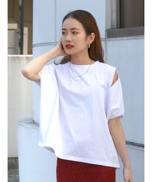 Ungrid(アングリッド)の「ショルダースリットルーズTee(Tシャツ/カットソー・レディース・ブラック/オフホワイト・FREE)」の1枚目の写真