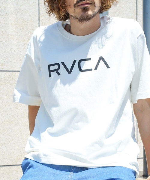 RVCA（ルーカ）の「RVCA メンズ  BIG RVCA BACK BALANC Ｔシャツ【2022年春夏モデル】/ルーカ半袖Tシャツフロントプリント（Tシャツ/カットソー・メンズ・ホワイト/ブラック/モスグリーン・SMALL/MEDIUM/LARGE）」の2枚目の写真
