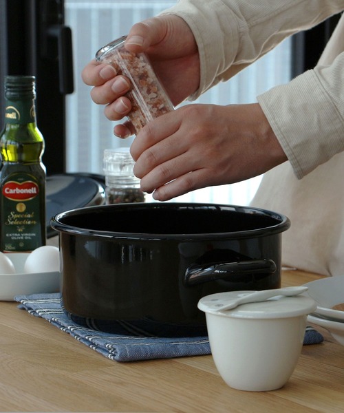 HIGHTIDE（ハイタイド）の「MUNDER Pot With Lid ポットウィズリッド ホーロー製 両手鍋 20cm（鍋/フライパン・レディース・ブラック・FREE）」の9枚目の写真