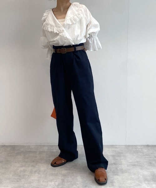 w closet（ダブルクローゼット）の「ベルト付きオーバーサイズチノパンツ（チノパンツ・レディース・ベージュ/ダークネイビー・FREE）」の3枚目の写真