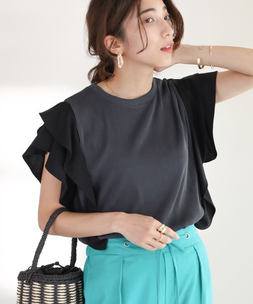 Bou Jeloud(ブージュルード)の「【WEB限定】リップルデザイントップス(Tシャツ/カットソー・レディース・ベージュ/キャメル/ブルー・FREE)」の2枚目の写真
