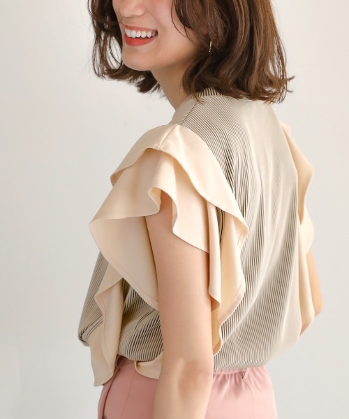 Bou Jeloud(ブージュルード)の「【WEB限定】リップルデザイントップス(Tシャツ/カットソー・レディース・ベージュ/キャメル/ブルー・FREE)」の6枚目の写真