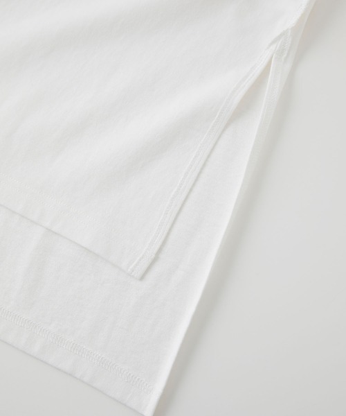 MILKFED.(ミルクフェド)の「BACK LOGO SIDE SLIT BIG TOP(Tシャツ/カットソー・レディース・ホワイト/ブラック/ベージュ/ブルー・ONE SIZE)」の5枚目の写真
