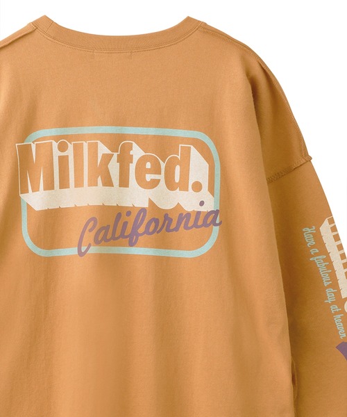 MILKFED.(ミルクフェド)の「BACK LOGO SIDE SLIT BIG TOP(Tシャツ/カットソー・レディース・ホワイト/ブラック/ベージュ/ブルー・ONE SIZE)」の15枚目の写真