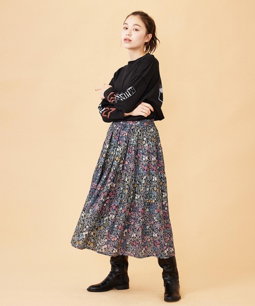 MILKFED.(ミルクフェド)の「BACK LOGO SIDE SLIT BIG TOP(Tシャツ/カットソー・レディース・ホワイト/ブラック/ベージュ/ブルー・ONE SIZE)」の21枚目の写真