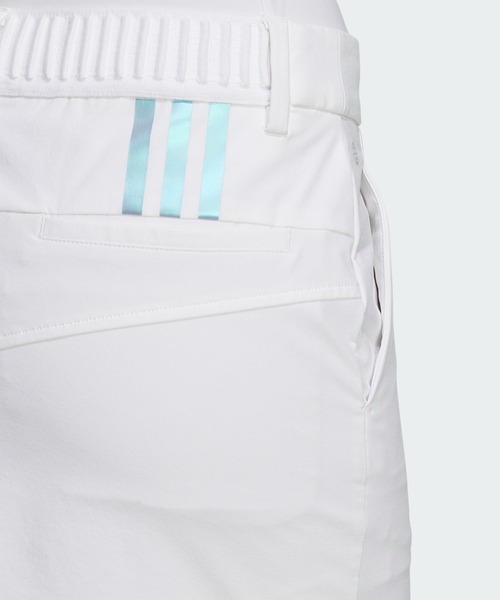 adidas（アディダス）の「スリーストライプス サイドスリットスカート