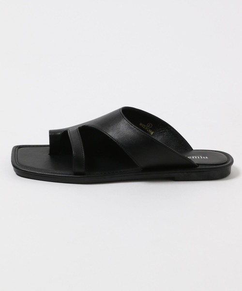 Andemiu(アンデミュウ)の「トングサンダル122812(サンダル・レディース・ホワイト/ブラック・LARGE/MEDIUM/SMALL)」の7枚目の写真