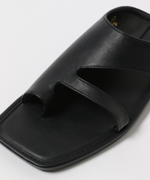 Andemiu(アンデミュウ)の「トングサンダル122812(サンダル・レディース・ホワイト/ブラック・LARGE/MEDIUM/SMALL)」の4枚目の写真