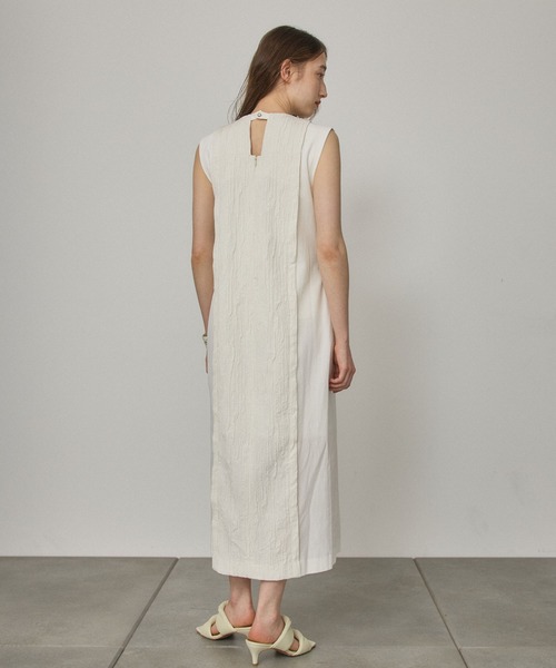 PUBLIC TOKYO(パブリックトウキョウ)の「ふくれジャガードノースリーブワンピース/ウォッシャブル(ワンピース・レディース・ブラック/アイボリー・FREE)」の9枚目の写真