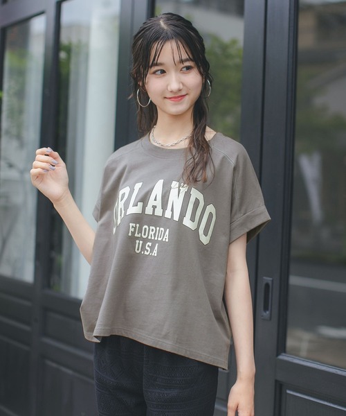 repipi armario（レピピ アルマリオ）の「カレッジプリントルーズTシャツ（Tシャツ/カットソー・キッズ・ホワイト/グレー系その他/ブラウン系その他/グリーン系その他・SMALL/MEDIUM/LARGE）」の13枚目の写真