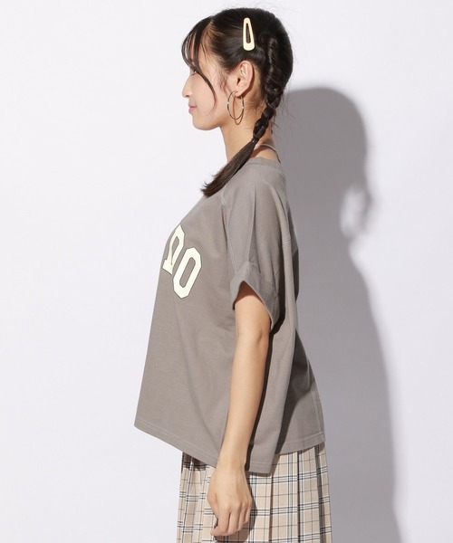 repipi armario（レピピ アルマリオ）の「カレッジプリントルーズTシャツ（Tシャツ/カットソー・キッズ・ホワイト/グレー系その他/ブラウン系その他/グリーン系その他・SMALL/MEDIUM/LARGE）」の18枚目の写真