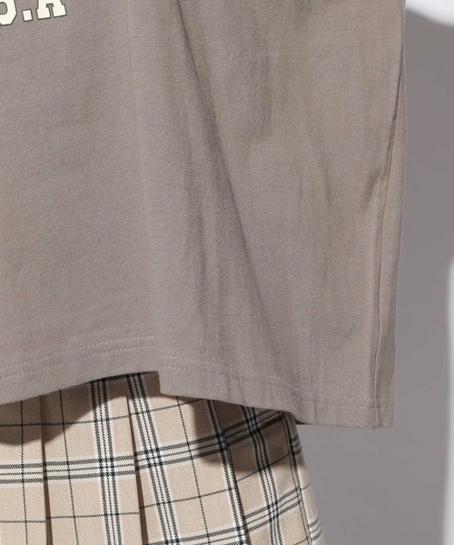 repipi armario（レピピ アルマリオ）の「カレッジプリントルーズTシャツ（Tシャツ/カットソー・キッズ・ホワイト/グレー系その他/ブラウン系その他/グリーン系その他・SMALL/MEDIUM/LARGE）」の22枚目の写真