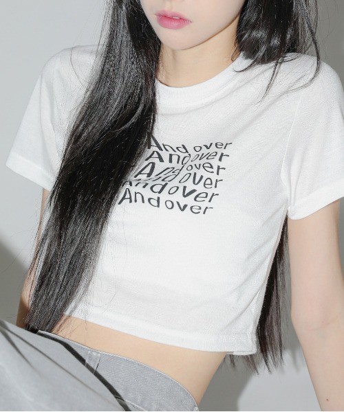 FOLLOWIN(フォロウィン)の「ポイントアルファベットロゴクロップドTシャツカットソー(Tシャツ/カットソー・レディース・ホワイト/ブラック/ミント/ラベンダー・FREE)」の2枚目の写真