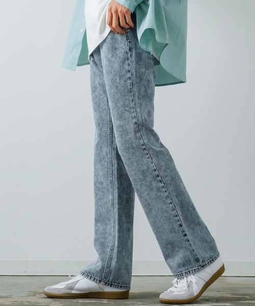 improves（インプローブス）の「【improves】ケミカルウォッシュ フレアカット デニム（デニムパンツ・メンズ・ブルー/ブラック・MEDIUM/LARGE/SMALL）」の4枚目の写真