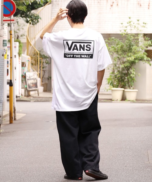 VANS(バンズ)の「別注:VANS/ヴァンズ M HANDCRAFTED LOGO TEE Tシャツ(Tシャツ/カットソー・メンズ・ブラック/ホワイト×レッド/ホワイト×ブラック・S/M/L)」の4枚目の写真