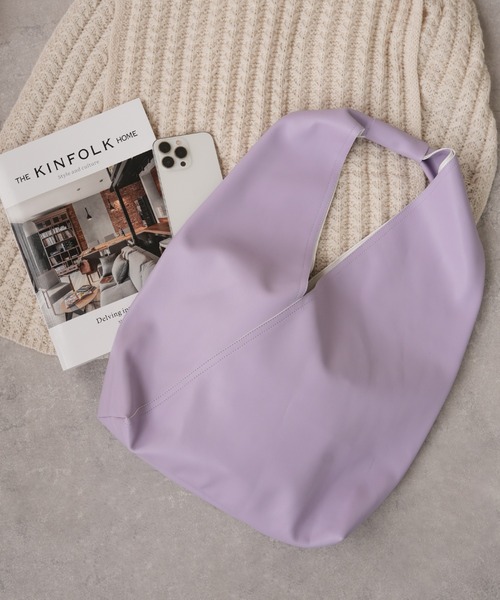 IAMUSE（アイアミューズ）の「PUレザートライアングルバッグ R0364【IAMUSE】（トートバッグ・レディース・アイボリー/グレイッシュベージュ/ラベンダー/ダークネイビー・FREE）」の20枚目の写真