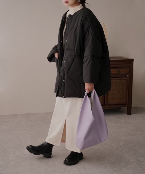 IAMUSE（アイアミューズ）の「PUレザートライアングルバッグ R0364【IAMUSE】（トートバッグ・レディース・アイボリー/グレイッシュベージュ/ラベンダー/ダークネイビー・FREE）」の5枚目の写真