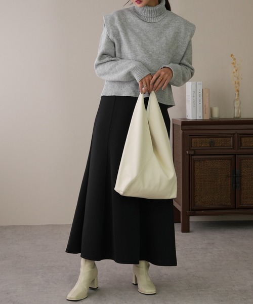 IAMUSE（アイアミューズ）の「PUレザートライアングルバッグ R0364【IAMUSE】（トートバッグ・レディース・アイボリー/グレイッシュベージュ/ラベンダー/ダークネイビー・FREE）」の22枚目の写真