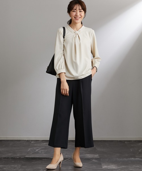 7days Life Styling(セブンデイズライフスタイリング)の「バー使いボウタイ風8分袖ブラウス(形態安定イージーケア・透けにくい・UVカット)(シャツ/ブラウス・レディース・ベージュ/ミント/オフホワイト・M/S/LL/L)」の21枚目の写真