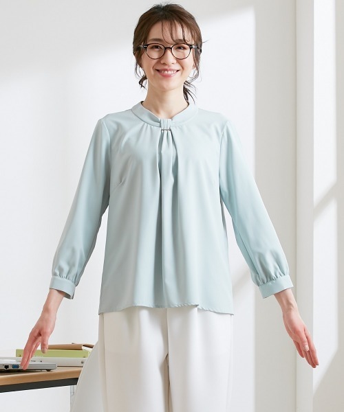 7days Life Styling(セブンデイズライフスタイリング)の「バー使いボウタイ風8分袖ブラウス(形態安定イージーケア・透けにくい・UVカット)(シャツ/ブラウス・レディース・ベージュ/ミント/オフホワイト・M/S/LL/L)」の12枚目の写真
