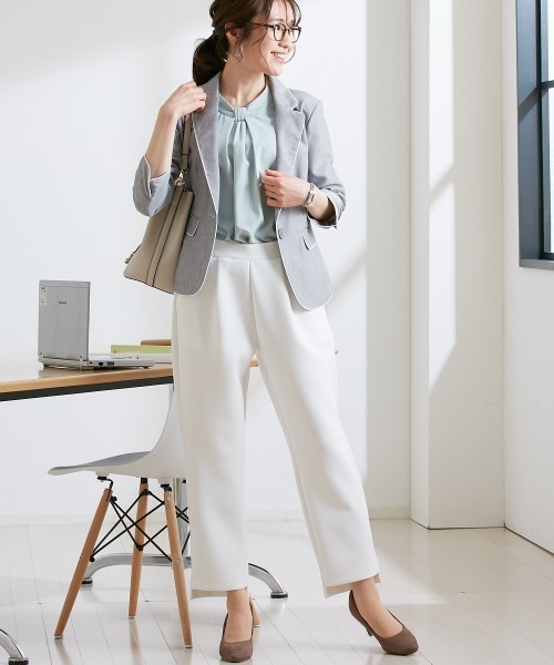 7days Life Styling(セブンデイズライフスタイリング)の「バー使いボウタイ風8分袖ブラウス(形態安定イージーケア・透けにくい・UVカット)(シャツ/ブラウス・レディース・ベージュ/ミント/オフホワイト・M/S/LL/L)」の11枚目の写真