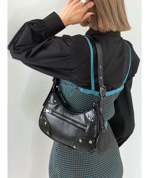 EMODA(エモダ)の「オーバーカラークロップシャツトップ(シャツ/ブラウス・レディース・ホワイト/ブラック/グリーン・FREE)」の7枚目の写真