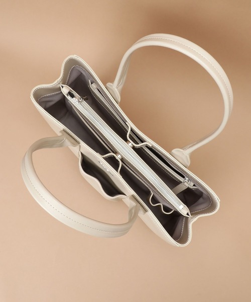 Samantha Thavasa（サマンサタバサ）の「ガラス調合皮トートバッグ（トートバッグ・レディース・ブラック/ベージュ/オフホワイト・FREE）」の4枚目の写真