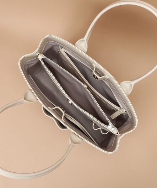 Samantha Thavasa（サマンサタバサ）の「ガラス調合皮トートバッグ（トートバッグ・レディース・ブラック/ベージュ/オフホワイト・FREE）」の13枚目の写真