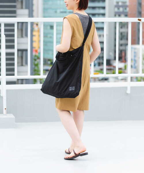 RODE SKO（ロデスコ）の「『ユニセックス』ロクヨンギャザーショルダートートバッグ（トートバッグ・メンズ・ブラック/グレー系その他/カーキ/ベージュ系その他/ブラック系その他・ONE）」の11枚目の写真