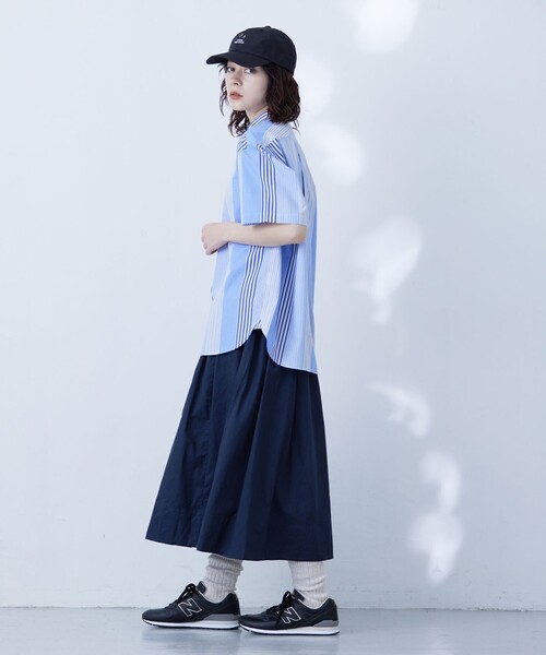 J.PRESS YORK STREET（ジェイプレスヨークストリート）の「【UNISEX】マルチストライプバンドカラー シャツ（シャツ/ブラウス・メンズ・サックスブルー系7/レッド系7/ブルー系7・MEDIUM/LARGE/SMALL）」の4枚目の写真