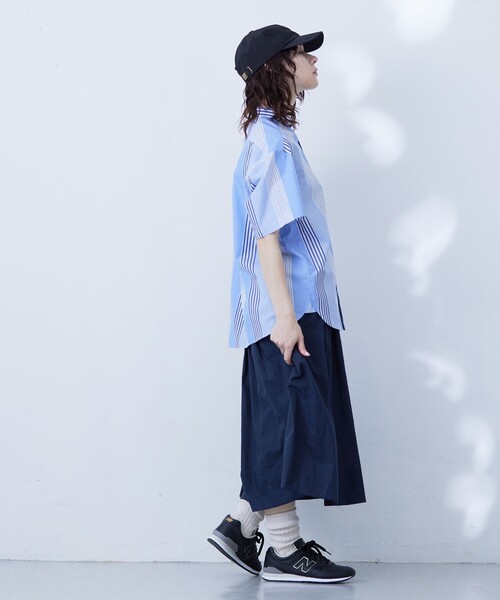 J.PRESS YORK STREET（ジェイプレスヨークストリート）の「【UNISEX】マルチストライプバンドカラー シャツ（シャツ/ブラウス・メンズ・サックスブルー系7/レッド系7/ブルー系7・MEDIUM/LARGE/SMALL）」の5枚目の写真