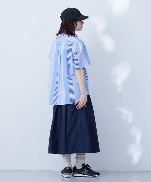 J.PRESS YORK STREET（ジェイプレスヨークストリート）の「【UNISEX】マルチストライプバンドカラー シャツ（シャツ/ブラウス・メンズ・サックスブルー系7/レッド系7/ブルー系7・MEDIUM/LARGE/SMALL）」の6枚目の写真