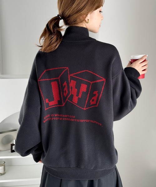 Java（ジャバ）の「《JAVAジャバ 別注》大人のカレッジスタイル。グラフィック オーバーサイズ ハーフジップニット（ニット/セーター・レディース・グレー系1/ベージュ系2/グレー系2/ブラック/ブラック系その他/ベージュ系1・LARGE/X-LARGE/MEDIUM/SMALL）」の12枚目の写真