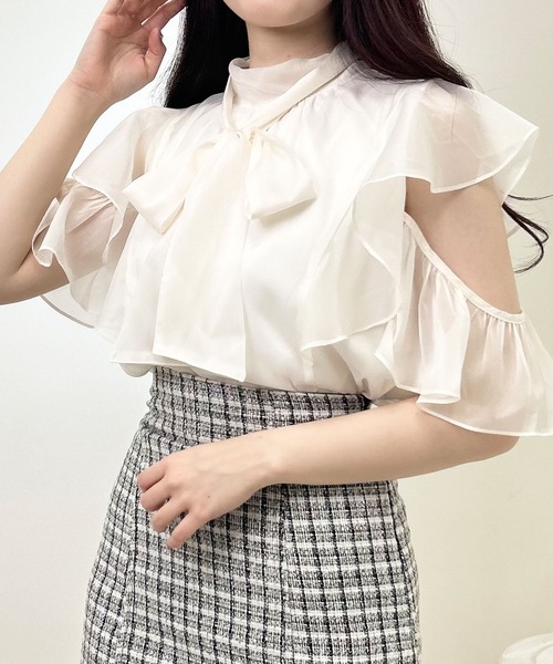 INGNI（イング）の「ラメシアーオープンショルダーフリルブラウス（シャツ/ブラウス・レディース・ミント/オフホワイト/ピンク・M）」の18枚目の写真