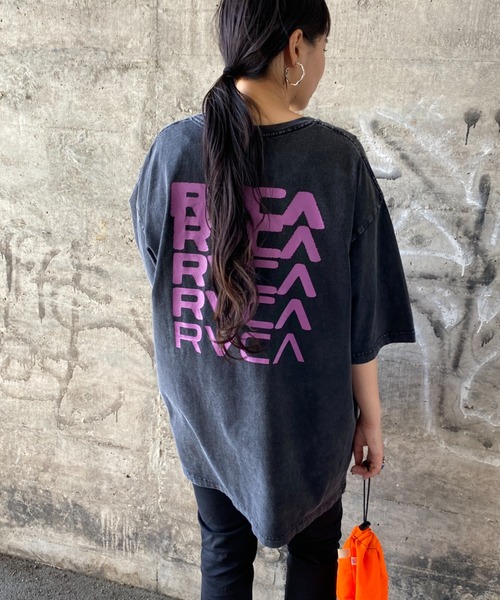 RVCA（ルーカ）の「[RVCA/ルーカ] DEGEN ブランドロゴ バックプリントTシャツ（Tシャツ/カットソー・レディース・ホワイト/ダークグレー・M/L/XL）」の9枚目の写真