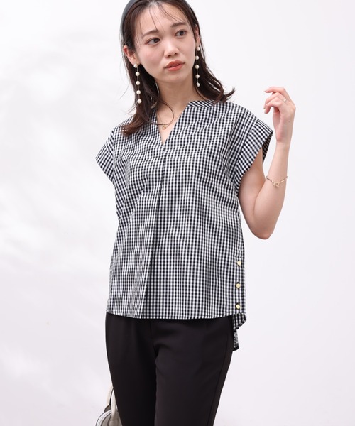 Chez toi(シェトワ)の「サイドボタンフレンチスリーブシャツ(シャツ/ブラウス・レディース・オフホワイト/ピンク/アイボリー/ブラック・FREE)」の7枚目の写真