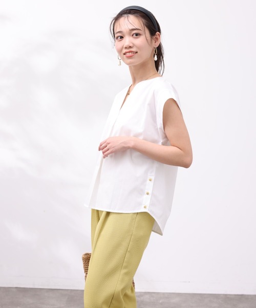 Chez toi(シェトワ)の「サイドボタンフレンチスリーブシャツ(シャツ/ブラウス・レディース・オフホワイト/ピンク/アイボリー/ブラック・FREE)」の18枚目の写真