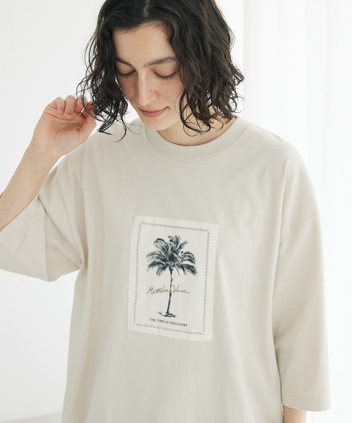 CRAFT STANDARD BOUTIQUE(クラフトスタンダードブティック)の「BOTANICAL ART TEE-I(Tシャツ/カットソー・レディース・オフホワイト/チャコールグレー/アイボリー/ブラック/グレイッシュベージュ/カーキ・L/XL/M)」の1枚目の写真
