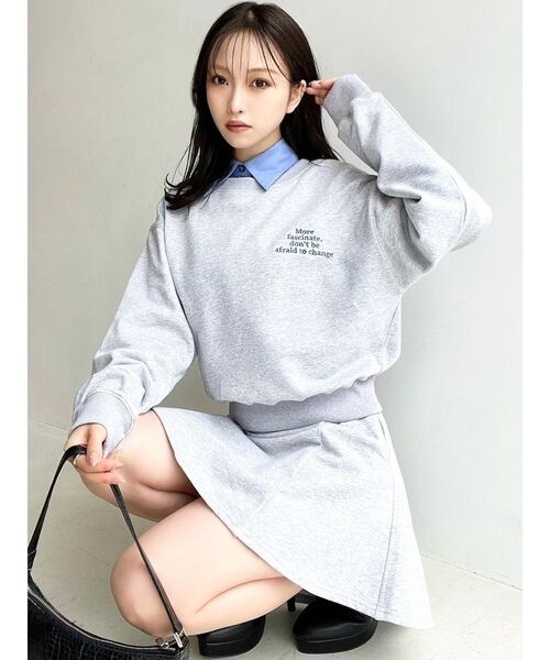 RESEXXY（リゼクシー）の「エンブロイダリースウェットトップス【セットアップ着用可能】（スウェット・レディース・アイボリー/グレー/ブラック・FREE）」の4枚目の写真