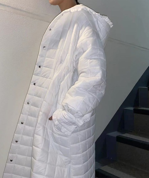Olu.（オルドット）の「キルティングスリットロングダウン（ダウンジャケット/コート・レディース・ホワイト・FREE）」の4枚目の写真