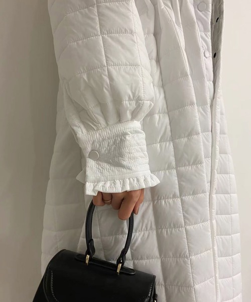 Olu.（オルドット）の「キルティングスリットロングダウン（ダウンジャケット/コート・レディース・ホワイト・FREE）」の2枚目の写真