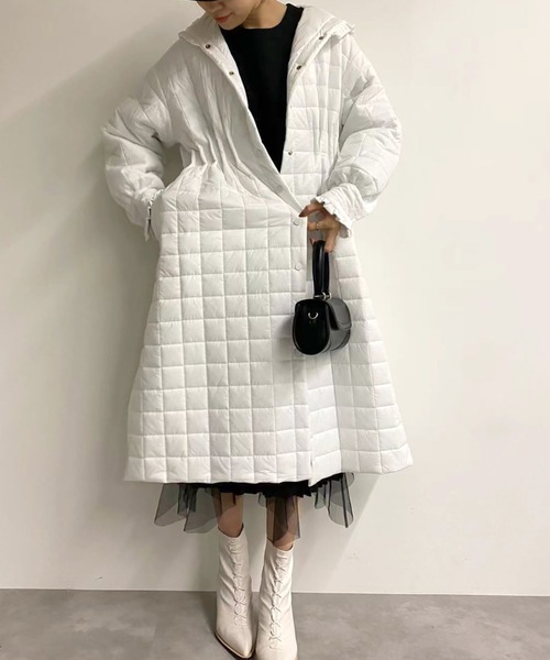Olu.（オルドット）の「キルティングスリットロングダウン（ダウンジャケット/コート・レディース・ホワイト・FREE）」の7枚目の写真