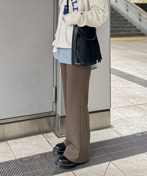 JOINT WORKS(ジョイントワークス)の「ダブルクロスバックフレアパンツ(スラックス・レディース・パープル/ブラウン/ブラック・SMALL/MEDIUM)」の16枚目の写真