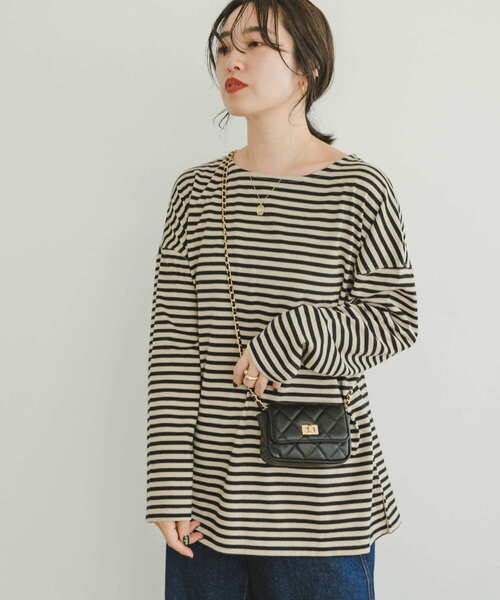 ITEMS URBANRESEARCH（アイテムズ アーバンリサーチ）の「ボートネックルーズカットソー（Tシャツ/カットソー・レディース・ベージュ系その他/チャコールグレー/オフホワイト・FREE）」の5枚目の写真