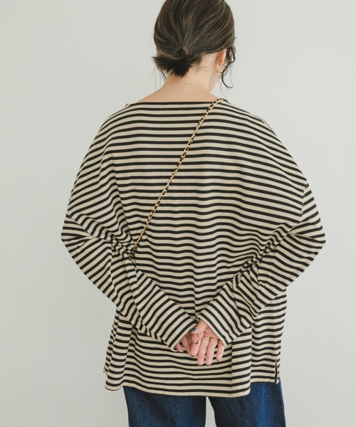 ITEMS URBANRESEARCH（アイテムズ アーバンリサーチ）の「ボートネックルーズカットソー（Tシャツ/カットソー・レディース・ベージュ系その他/チャコールグレー/オフホワイト・FREE）」の6枚目の写真