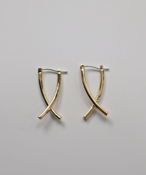 CEMONEMO（セモネモ）の「【金属アレルギー対応】 カーブ クロス ピアス / silver925ポスト（ピアス（両耳用）・レディース・シルバー/ゴールド・FREE）」の12枚目の写真