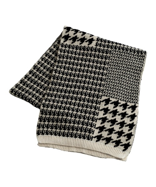 NO ID.(ノーアイディ)の「【NO ID.】Cable Knit Stole / ケーブル ニット ストール(ストール/ショール・メンズ・ホワイト/ブラック・ONE SIZE)」の3枚目の写真