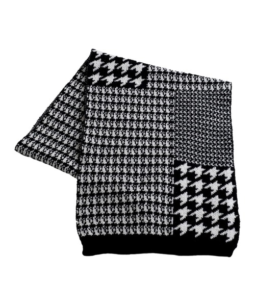 NO ID.(ノーアイディ)の「【NO ID.】Cable Knit Stole / ケーブル ニット ストール(ストール/ショール・メンズ・ホワイト/ブラック・ONE SIZE)」の5枚目の写真