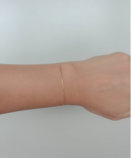 ebine(エビネ)の「金属アレルギー対応/0.6mm Skin Bracelet/ブレスレット(ブレスレット・レディース・ピンクゴールド/シルバー/ゴールド・FREE)」の1枚目の写真